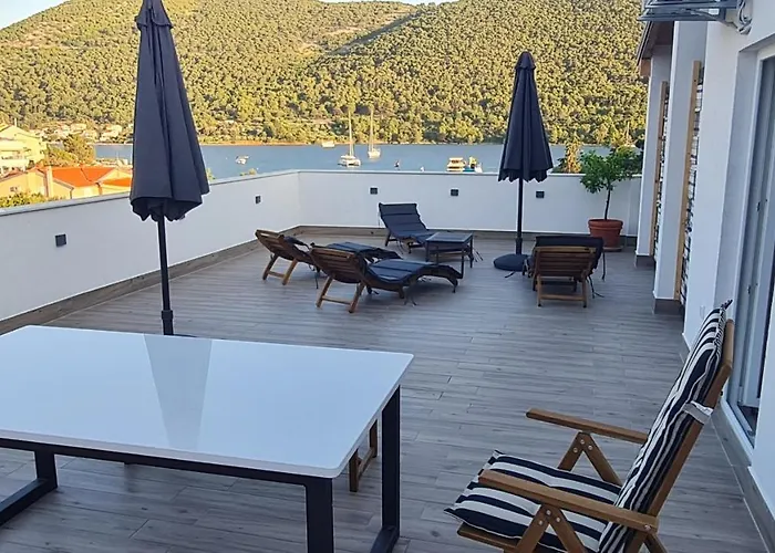 Mlinar-two Bedroom Seaview Lägenhet *